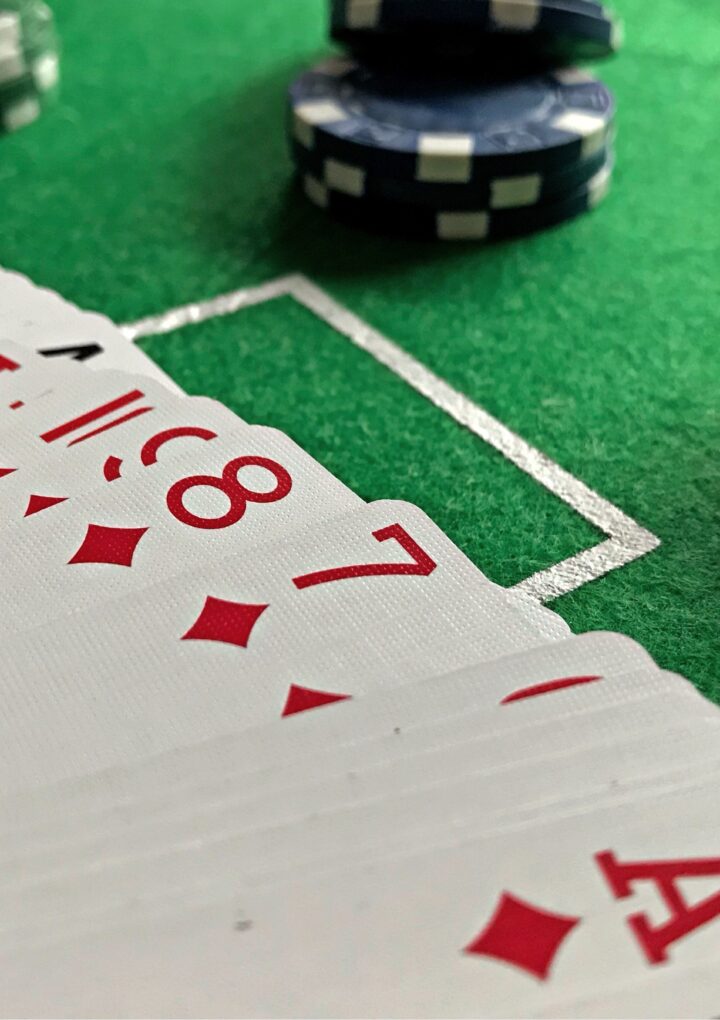 Tips and Tricks to play the Poker Cards game